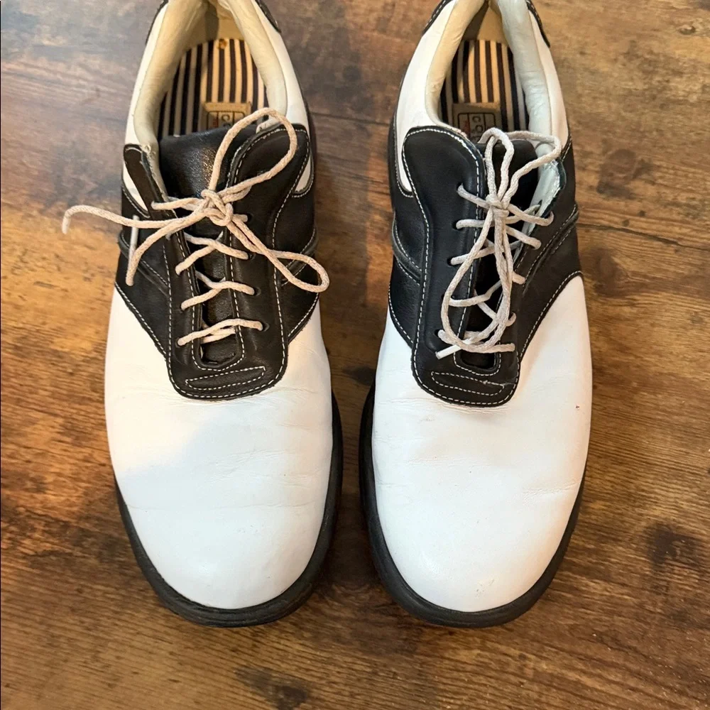 FootJoy Classic Black and White Golf Shoes - Picture 4 of 6